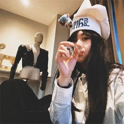 薄爷他父凭子贵啦